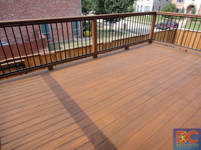 How To Choose Between A Deck Or Patio